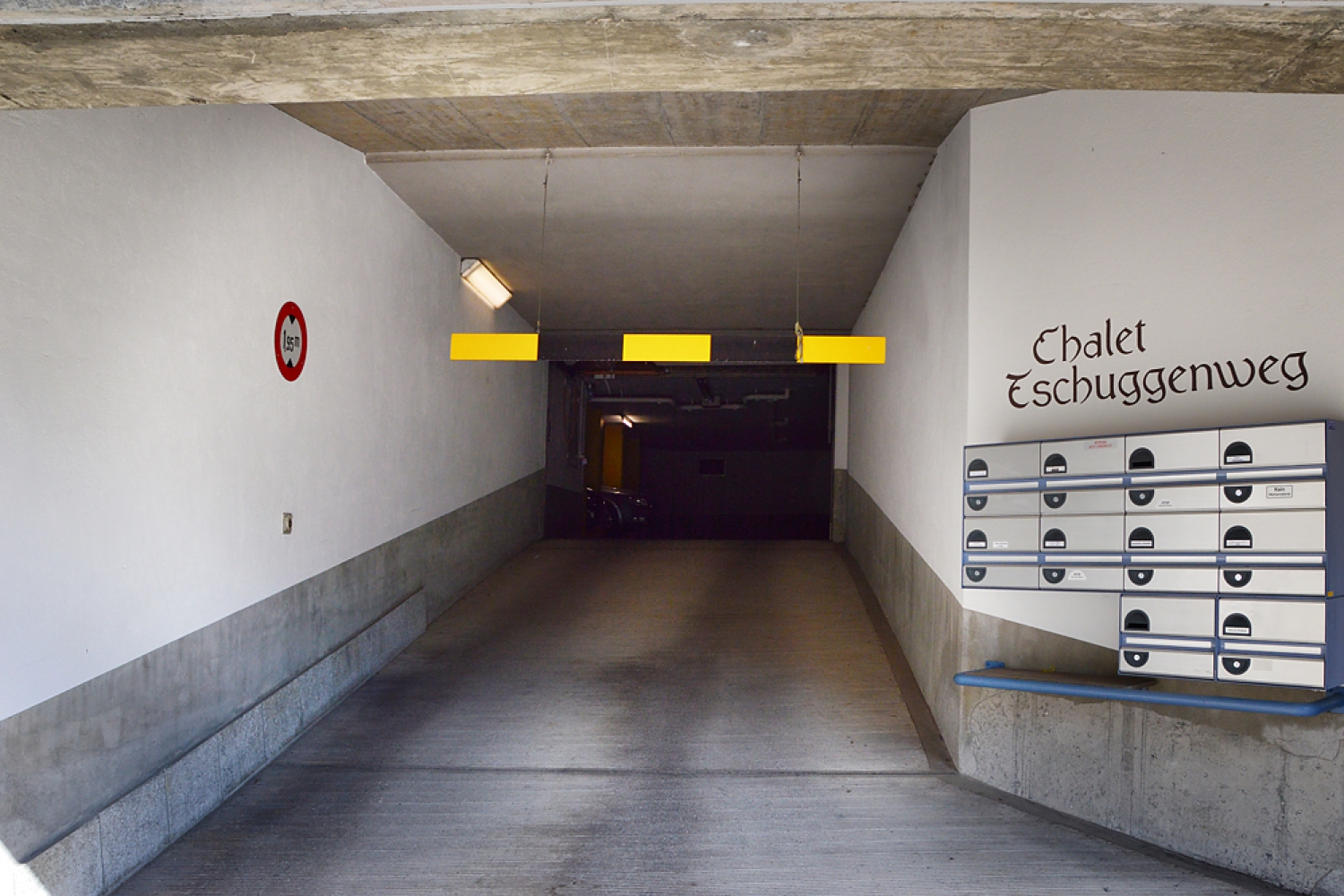 garageneinfahrt_briefkasten